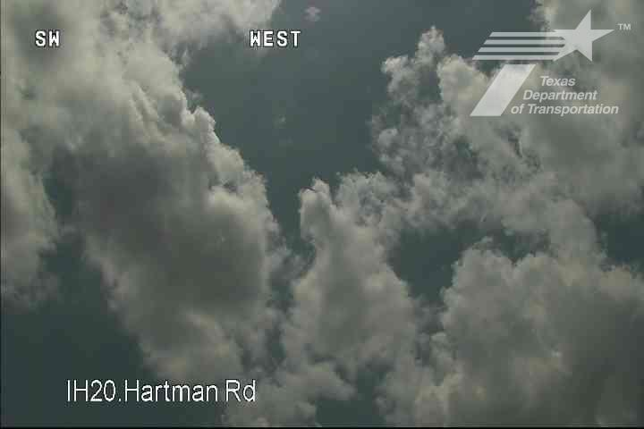 krldtraffic's tweet photo. #Cloudgazing We never encourage you taking your eyes off the roadway, but the TXDOT camera just happens to be pointed at the sky. Just wanted to admire those clouds :) for a moment, and hope it makes you smile if you are in traffic today! @KRLD #KRLDTraffic #1080KRLD #trafficalert @TxDOTFortWorth