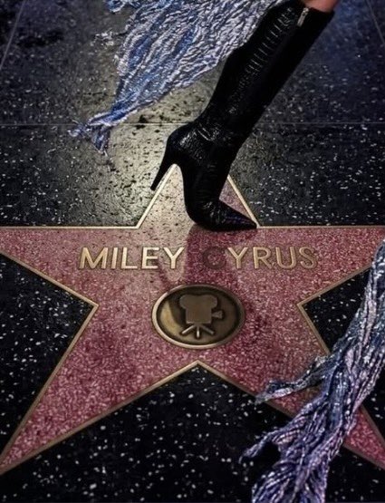 CyrusPRESS's tweet photo. 🚨MILEY CYRUS. NEW MUSIC. NEW MILEY.

THIS SUMMER. https://t.co/fmxSODhT8k