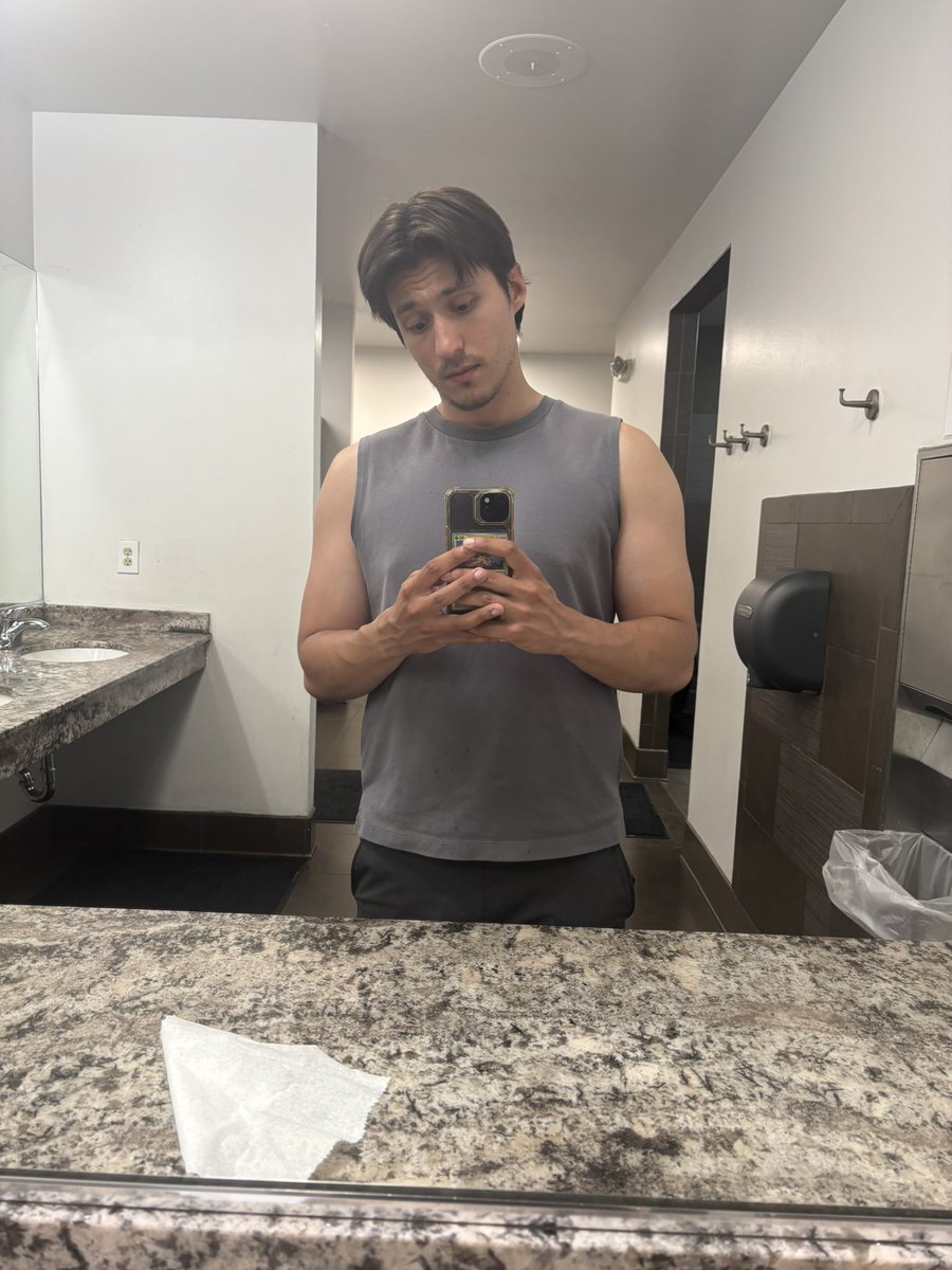 SebbyThe1's tweet photo. Starting to accept this body isn’t built for fighting games

😔 https://t.co/8LQC2EDMnV