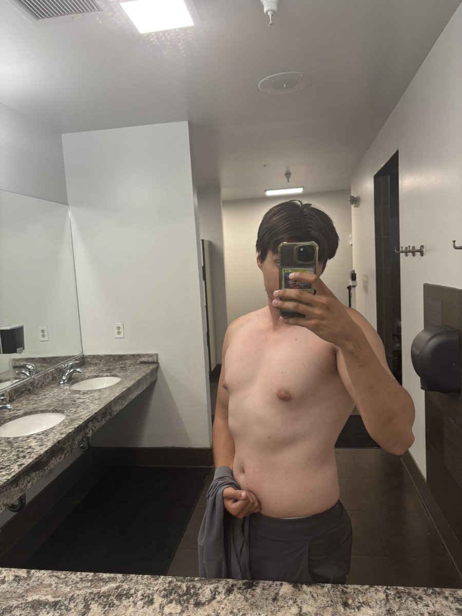 SebbyThe1's tweet photo. Starting to accept this body isn’t built for fighting games

😔 https://t.co/8LQC2EDMnV