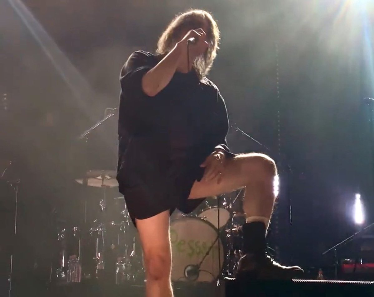 gorebugs's tweet photo. 4 years since the First reunion tour incident where gerard Wore Short Shorts On Stage . COME BACK https://t.co/CeOJMo667f
