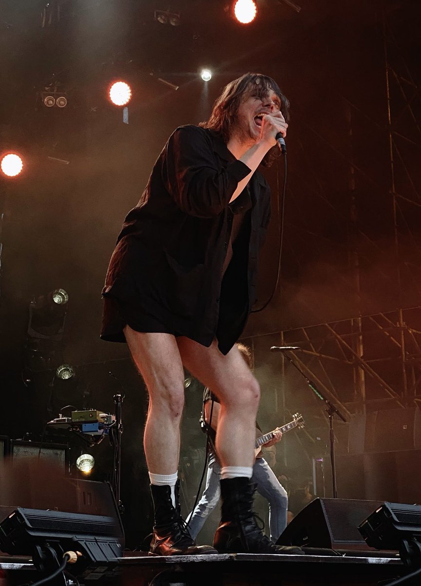 gorebugs's tweet photo. 4 years since the First reunion tour incident where gerard Wore Short Shorts On Stage . COME BACK https://t.co/CeOJMo667f