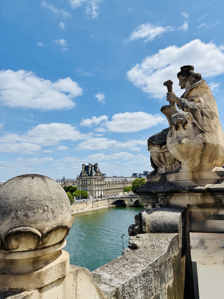 BFleurot's tweet photo. De la terrasse du Musee d’Orsay une vue unique sur le Louvre , la Seine .. 📸 B.Fleurot 🩵💚🤍 https://t.co/Gbc6moNAW2