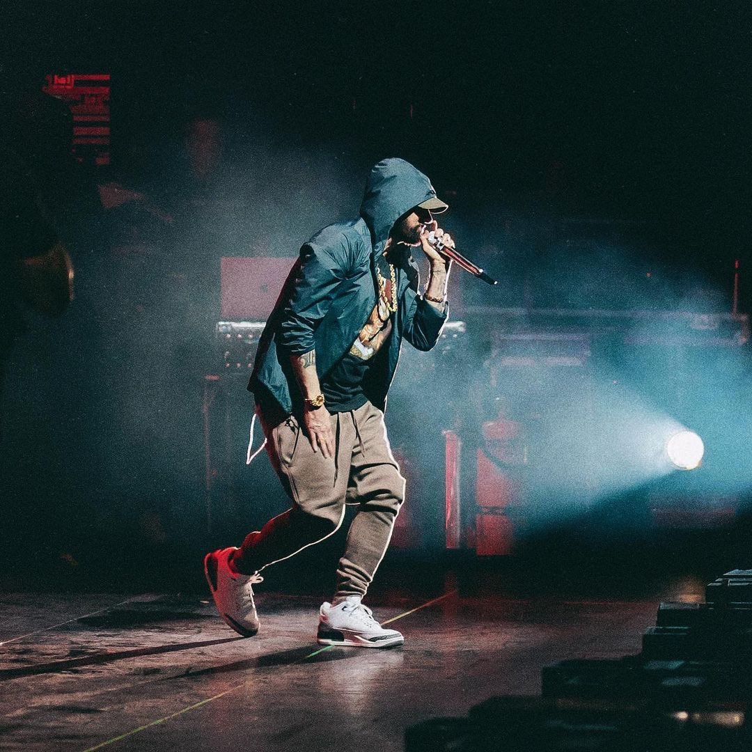 313ShadyLane's tweet photo. What’s your favorite Eminem song to fall asleep to?

~Lili

@ShadysRope 
@shadysmith219 https://t.co/wgK4b1h2zS