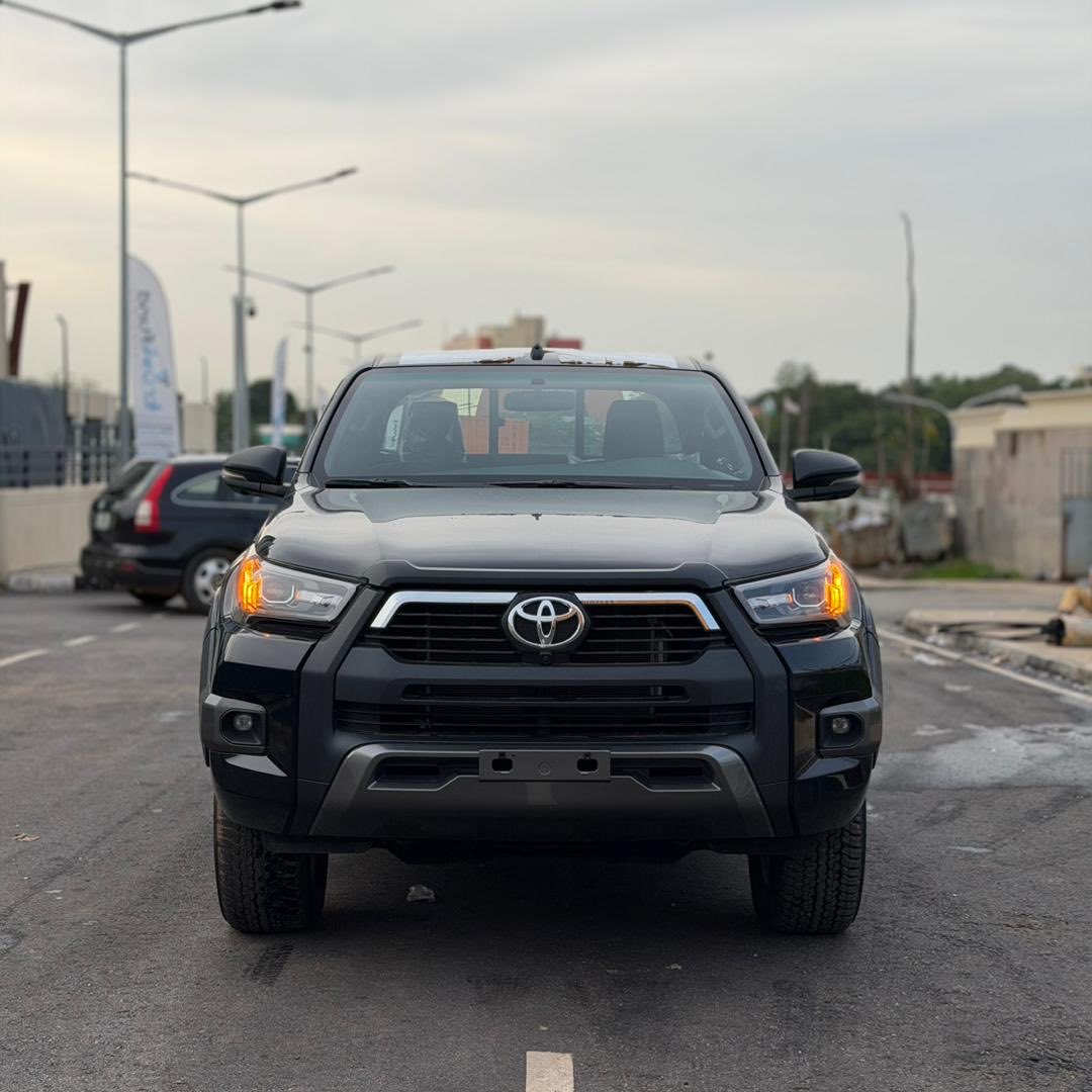 Automall_ng's tweet photo. Brand new Toyota Hilux V6 
Adventure 
2026 model
Price:86.5m
Location: Abuja 
@abujastreets @Carsnationn @__yellows https://t.co/0L8cVW0pCn