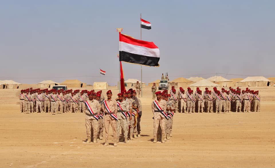 Generalmgdashi's tweet photo. في هذه الذكرى الغالية، نتذكر بفخر واعتزاز تضحيات كل رفاق النضال؛ أولئك الأبطال من رجال الجيش والمقاومة الشعبية والقبائل الأحرار الذين صنعوا بتضحياتهم في خنادق الدفاع عن الكرامة . 
حيث لم يكن الجيش يقاتل معزولاً، بل حظي بظهير شعبي صلب،تلاحمت  فيه السواعد، وخط الأحرار بدمائهم الزكية طريق الحرية.