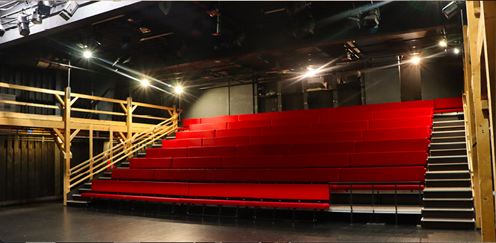 AliPINAR128's tweet photo. Burası Paris'te bulunan ünlü Théâtre Gérard Philippe! Aşağıda gördüğünüz fotoğraflar içinde bulunan Mehmet Ulusoy sahnesine aittir! Darısı başımıza! @TCKulturTurizm @devtiyatro @ibb_kultur @sehir_tiyatrosu https://t.co/Ot27QHgXP8