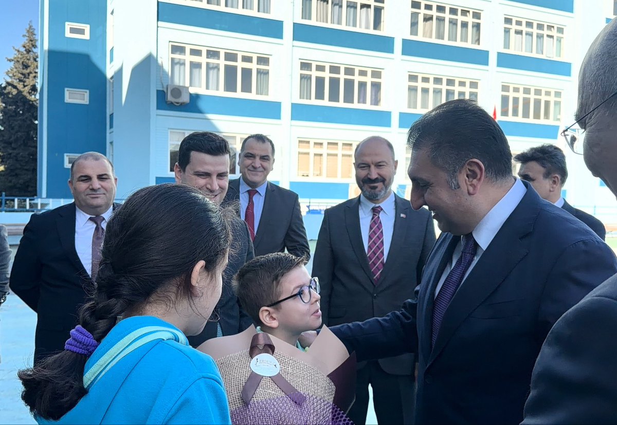 nesliogretmen's tweet photo. Liderliği ve insana değer veren eğitim anlayışı vizyonuyla bizlere ilham veren İstanbul İl Millî Eğitim Müdürümüz Sayın @MucahitYentur’ün yanındayız! https://t.co/bEiG7p4dWR