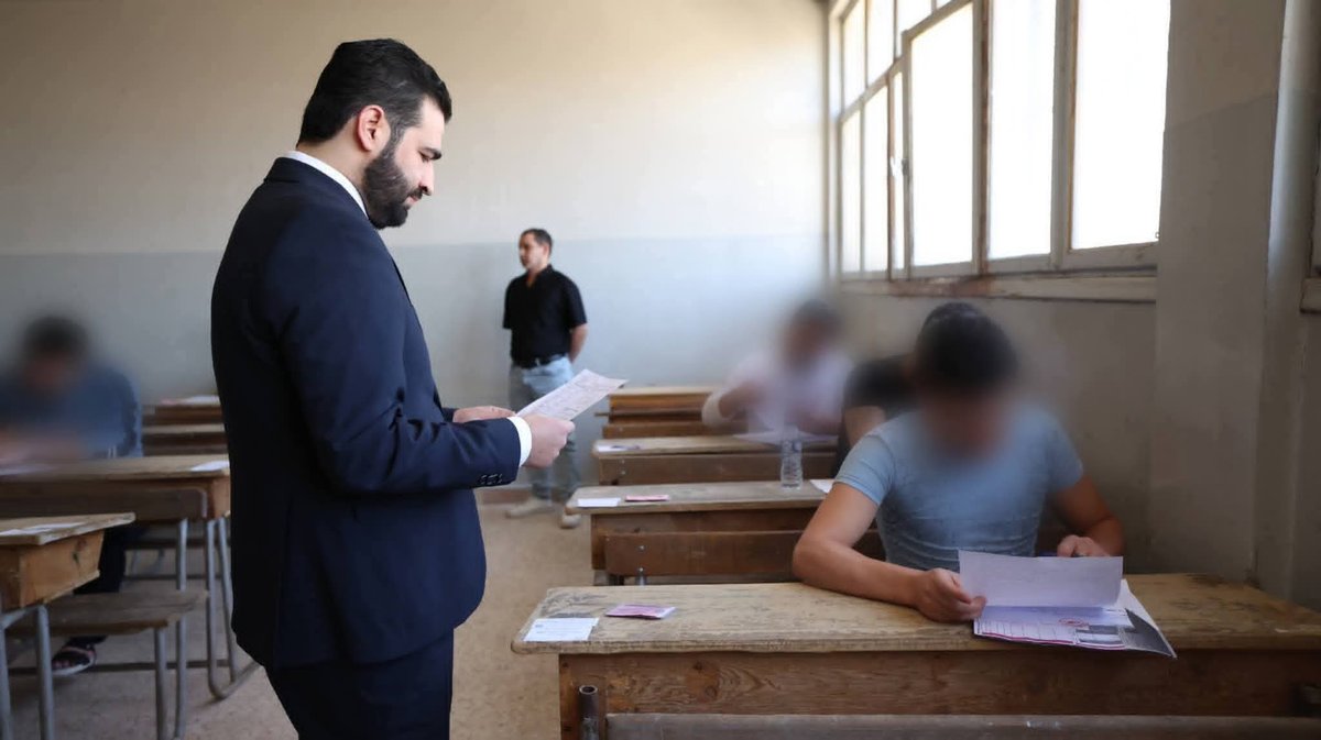 BassamAboAdnan's tweet photo. تخيّل عزيزي الطالب أن نستقيظ صباحاً و تأتي إلى الامتحان لتجد أن وزير الداخلية أنس خطاب هو المراقب في قاعتك!!! https://t.co/u7EJQC5AO4