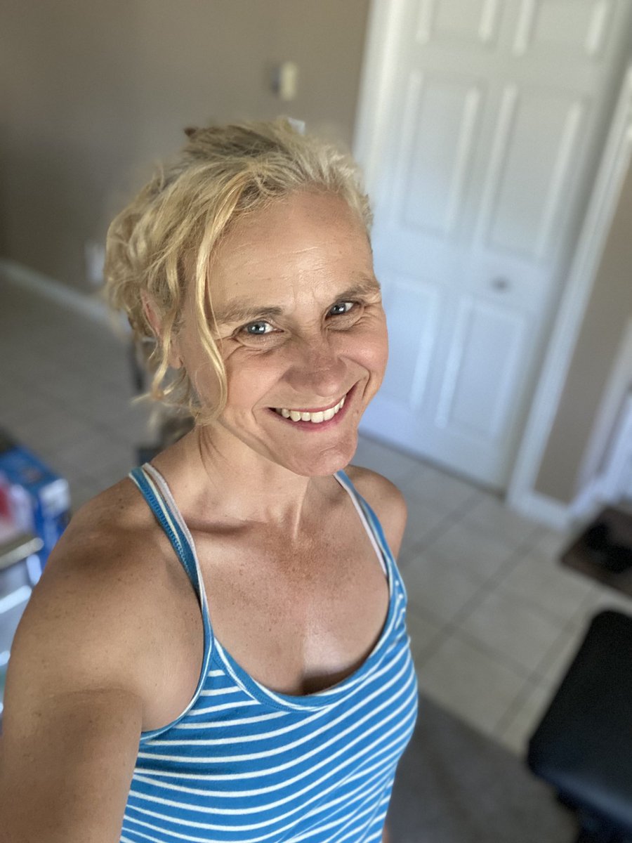 Lettergirl101's tweet photo. Sunday night transition night. My son goes to his dad's and I take that sick, lonely feeling to the gym. 
Mother 1st, everything else after,
Any age, any stage.💕💕 https://t.co/UVfQPlS8xE