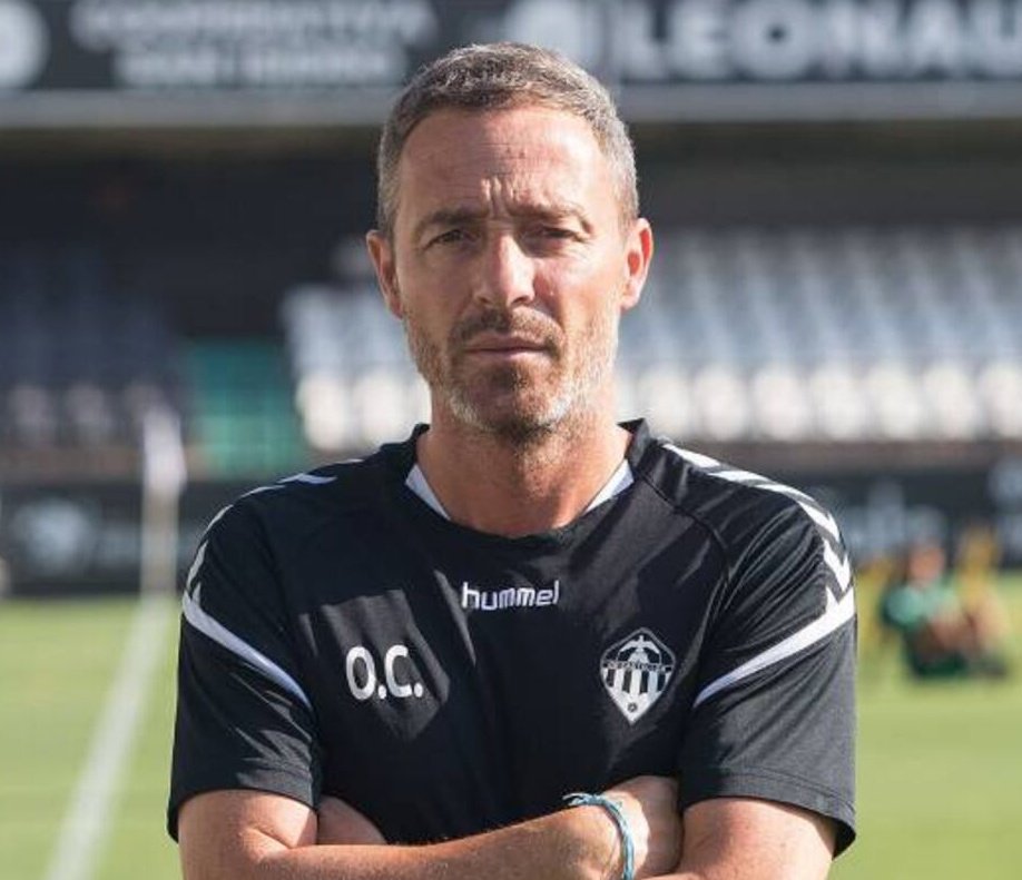 Orelludet's tweet photo. Un saludo a todos los aldeanos que se frotaban las manos con un posible ascenso de su filial a Segunda para vernos las caras el año que viene.

Perdona si te han roto el culo, pero así es el fútbol champagne de Óscar Cano. https://t.co/D3MaV4Spa2