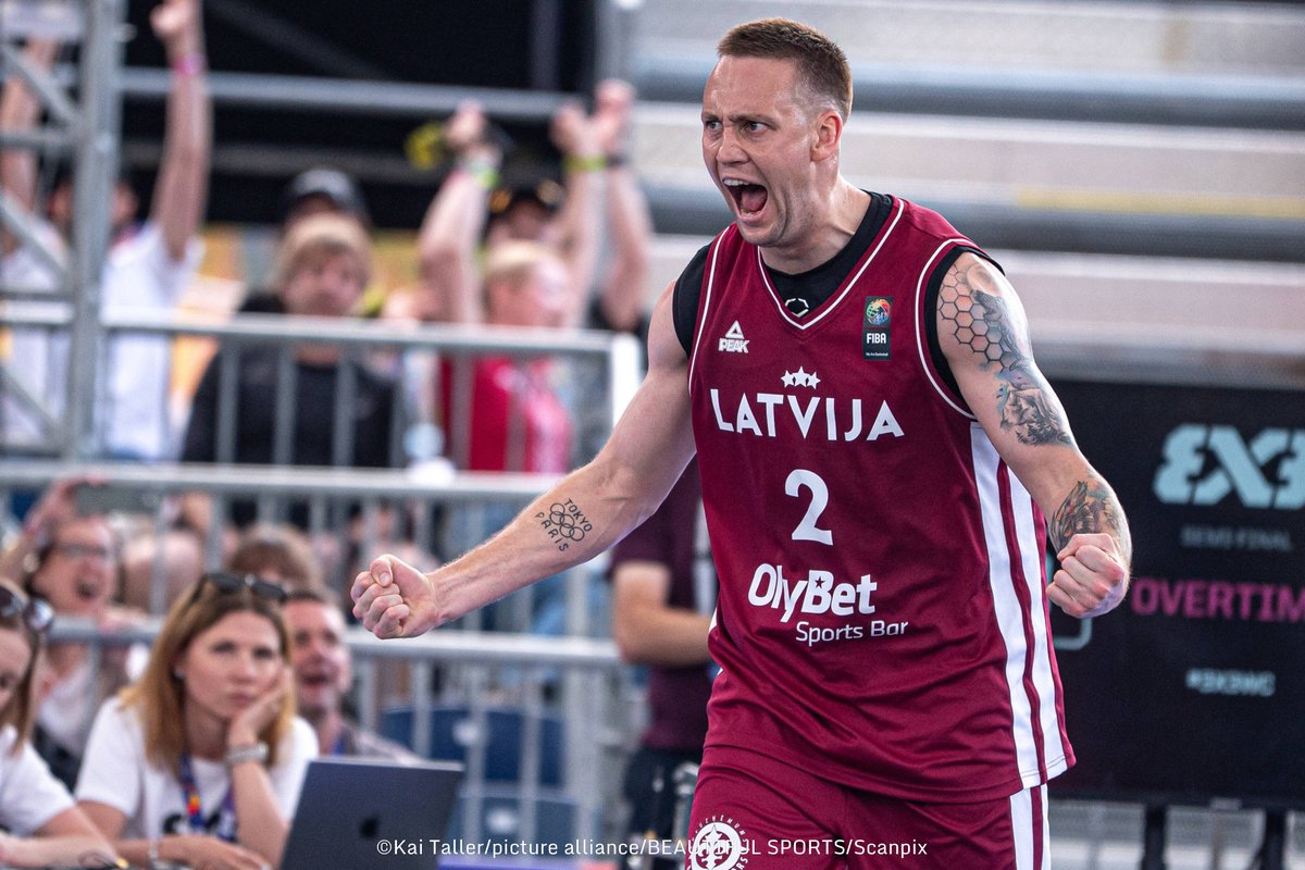 ltvzinas's tweet photo. 🥇 Latvijas vīriešu 3x3 basketbola izlase, kuras sastāvā ir Nauris Miezis, Kārlis Lasmanis, Francis Lācis un Zigmārs Raimo, Varšavā Pasaules kausā pirmo reizi izcīnīja zelta godalgas! Latvijas izlase finālā ar 20:15 apspēlēja Vācijas izlasi. https://t.co/ZaD3AUyvIu https://t.co/zouXqPAe21