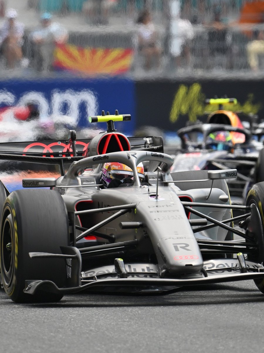 MagnoFelip86's tweet photo. @PortalBortoleto Olha aí. 

O Antes , Atual (Monaco) e o atual até o momento da racing bulls https://t.co/5mbWyA3bKH