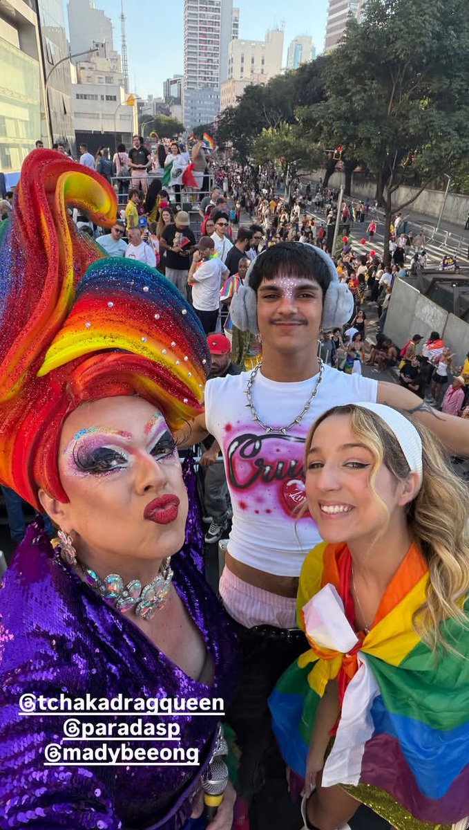 samiravisionn's tweet photo. Essa foto ficou tão linda e ela parece tá muito feliz https://t.co/mMMtaNBYZX