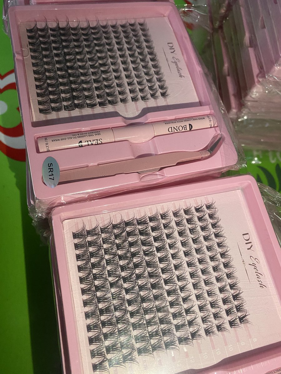 gra_cey24's tweet photo. Just a lash girl doing lash things …

If you can blink, you can install this 😌

Lightweight, reusable, and beginner-friendly.
DM to place your order for ClusterLash tray💌 https://t.co/D0Uqe5yhZH