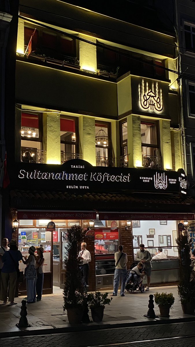 el_maim's tweet photo. Still the best köfte in Sultanahmet. https://t.co/fEhcd9fXbN