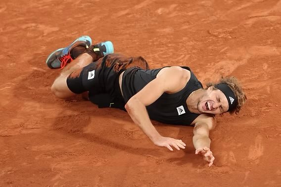 Tennis_World20's tweet photo. ساشا زفيريف

بين معاناة الأمس و فرحة اليوم في رولان غاروس. https://t.co/TaZ9juIJUm