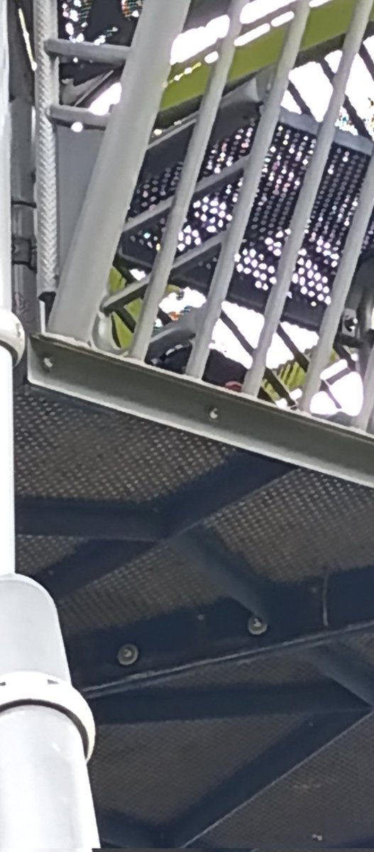 allier77's tweet photo. @BJAlcaldia un apoyo, es frecuente que adultos (personas sin hogar lamentablemente y jóvenes parejas) estén invadiendo los juegos de niños, y no hay vigilancias, esto en el parque cito de Glorieta Scop en Narvarte https://t.co/K7f5xYlY6M