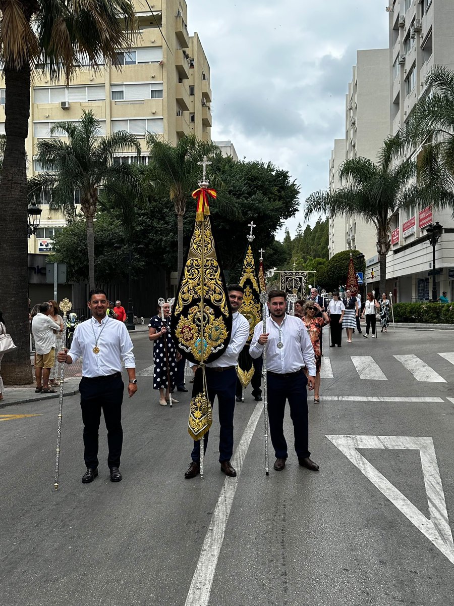 CalvarioHdad's tweet photo. ✝️ CORPUS CHRISTI 2026

En la mañana de hoy, nuestro Hermano Mayor, junto a una representación de la Junta de Gobierno ha participado en la Solemne Procesión del Corpus Christi por las calles de Marbella, acompañando a Jesús Sacramentado. https://t.co/Tok8wHBvZV