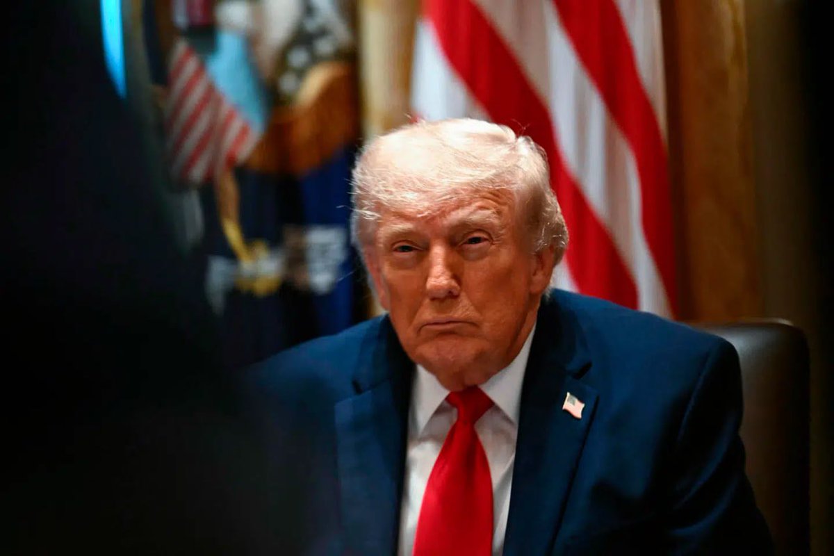 World__Watcher_'s tweet photo. 🇺🇸🇮🇷🇮🇱 NEW: President Trump to Fox News:

What I would suggest to Iran: You've shot your missiles, that's enough. Get back to the table and make a deal.

#Trump #DonaldTrump #Israël #IranWar‌ #Irán https://t.co/dA50rkqqeR