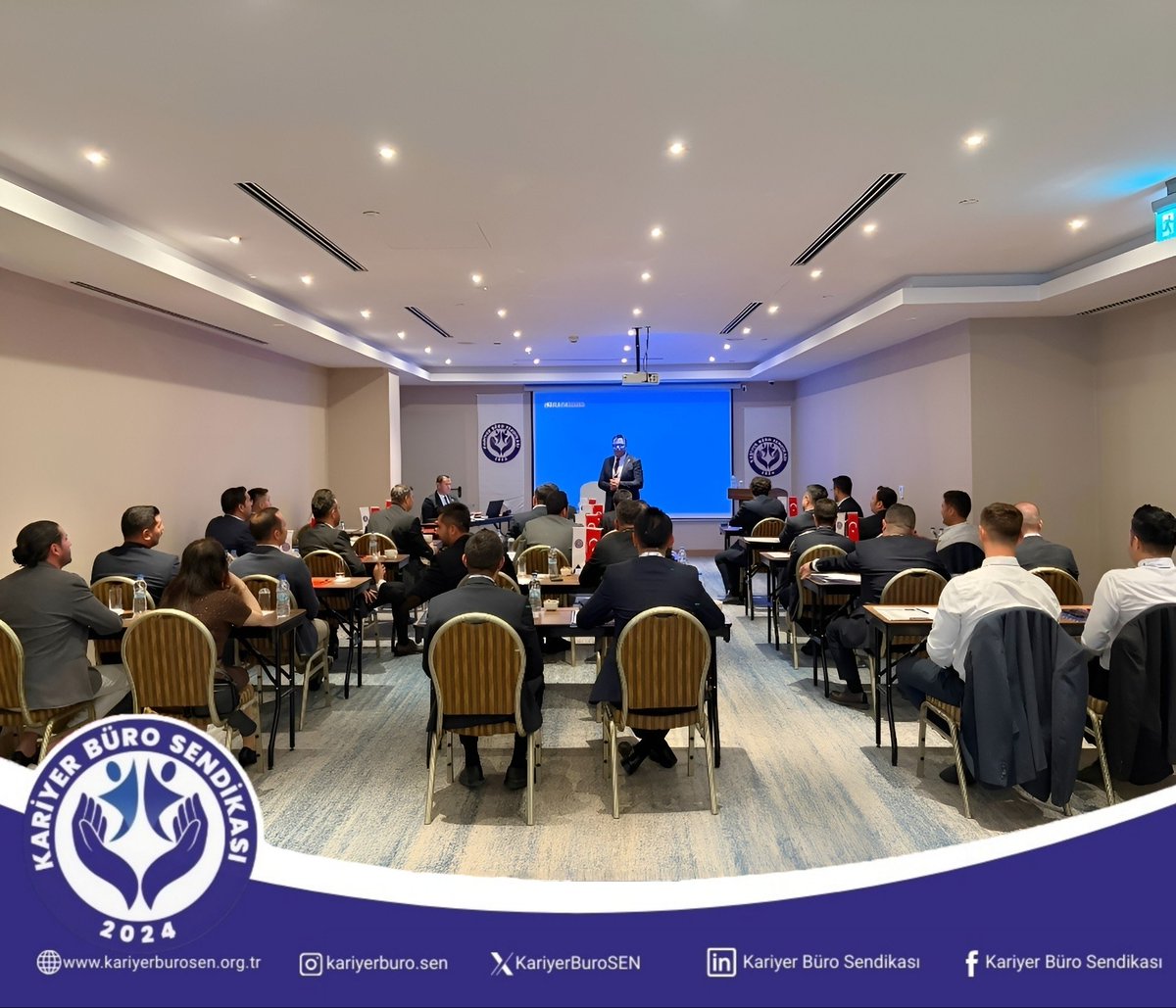 KariyerBuroSEN's tweet photo. KARİYER BÜRO SENDİKASI TÜRKİYE GENELİ ŞUBE YÖNETİMLERİ İSTİŞARE VE EĞİTİM PROGRAMI

Kariyer Büro Sendikası Genel Merkezi ev sahipliğinde, Türkiye genelindeki şube başkanlarımız ve şube yönetim kurulu üyelerimizin katılımıyla Ankara’da kapsamlı bir İstişare ve Eğitim Programı gerçekleştirilmiştir.

Sendikamızın kurumsal yapısını daha da güçlendirmek, teşkilatımızın ortak vizyonunu pekiştirmek ve geleceğe yönelik stratejik hedeflerini belirlemek amacıyla düzenlenen programda; sendikal faaliyetlerimizin mevcut durumu kapsamlı şekilde değerlendirilmiş, önümüzdeki döneme ilişkin hedef ve öncelikler ele alınmıştır.

Program boyunca, teşkilat yapımızın güçlendirilmesine yönelik görüş alışverişinde bulunulmuş; üyelerimizin hak ve menfaatlerinin korunması ve geliştirilmesi adına yürütülen çalışmalar değerlendirilmiştir. Ayrıca sendikal faaliyetlerin daha etkin, verimli ve güçlü bir şekilde sürdürülmesine katkı sağlayacak eğitimler ve bilgilendirme oturumları gerçekleştirilmiştir.

Ortak aklın, istişare kültürünün ve teşkilat dayanışmasının ön plana çıktığı programda; birlik ve beraberlik ruhu içerisinde sendikamızın geleceğine yön verecek önemli değerlendirmeler yapılmış, kurumsal vizyonumuzu güçlendirecek stratejik adımlar ele alınmıştır.

Kariyer Büro Sendikası olarak; gücünü teşkilatından, kararlılığını üyelerinden alan anlayışımızla, kariyer meslek mensuplarının hak ve kazanımlarını koruma ve geliştirme mücadelemizi aynı azim ve kararlılıkla sürdürmeye devam edeceğiz.

Başta Genel Başkanımız Sayın Tolga AKGÜL olmak üzere, programın hazırlanmasında ve başarıyla gerçekleştirilmesinde emeği bulunan Genel Merkez Yönetim Kurulu üyelerimize, şube başkanlarımıza ve şube yönetim kurulu üyelerimize teşekkür ediyor; ortaya koydukları birlik, dayanışma ve ortak vizyon anlayışının sendikamızı daha güçlü yarınlara taşıyacağına olan inancımızı bir kez daha ifade ediyoruz.

Birlikte düşünüyor, birlikte üretiyor, birlikte güçleniyoruz.
Kariyer mesleklerin güçlü sesi olarak kararlılıkla yolumuza devam ediyoruz.

#KariyerBüroSendikası
#KariyerBüroSen
