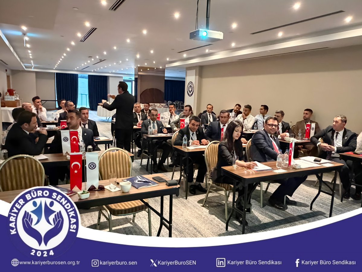 KariyerBuroSEN's tweet photo. KARİYER BÜRO SENDİKASI TÜRKİYE GENELİ ŞUBE YÖNETİMLERİ İSTİŞARE VE EĞİTİM PROGRAMI

Kariyer Büro Sendikası Genel Merkezi ev sahipliğinde, Türkiye genelindeki şube başkanlarımız ve şube yönetim kurulu üyelerimizin katılımıyla Ankara’da kapsamlı bir İstişare ve Eğitim Programı gerçekleştirilmiştir.

Sendikamızın kurumsal yapısını daha da güçlendirmek, teşkilatımızın ortak vizyonunu pekiştirmek ve geleceğe yönelik stratejik hedeflerini belirlemek amacıyla düzenlenen programda; sendikal faaliyetlerimizin mevcut durumu kapsamlı şekilde değerlendirilmiş, önümüzdeki döneme ilişkin hedef ve öncelikler ele alınmıştır.

Program boyunca, teşkilat yapımızın güçlendirilmesine yönelik görüş alışverişinde bulunulmuş; üyelerimizin hak ve menfaatlerinin korunması ve geliştirilmesi adına yürütülen çalışmalar değerlendirilmiştir. Ayrıca sendikal faaliyetlerin daha etkin, verimli ve güçlü bir şekilde sürdürülmesine katkı sağlayacak eğitimler ve bilgilendirme oturumları gerçekleştirilmiştir.

Ortak aklın, istişare kültürünün ve teşkilat dayanışmasının ön plana çıktığı programda; birlik ve beraberlik ruhu içerisinde sendikamızın geleceğine yön verecek önemli değerlendirmeler yapılmış, kurumsal vizyonumuzu güçlendirecek stratejik adımlar ele alınmıştır.

Kariyer Büro Sendikası olarak; gücünü teşkilatından, kararlılığını üyelerinden alan anlayışımızla, kariyer meslek mensuplarının hak ve kazanımlarını koruma ve geliştirme mücadelemizi aynı azim ve kararlılıkla sürdürmeye devam edeceğiz.

Başta Genel Başkanımız Sayın Tolga AKGÜL olmak üzere, programın hazırlanmasında ve başarıyla gerçekleştirilmesinde emeği bulunan Genel Merkez Yönetim Kurulu üyelerimize, şube başkanlarımıza ve şube yönetim kurulu üyelerimize teşekkür ediyor; ortaya koydukları birlik, dayanışma ve ortak vizyon anlayışının sendikamızı daha güçlü yarınlara taşıyacağına olan inancımızı bir kez daha ifade ediyoruz.

Birlikte düşünüyor, birlikte üretiyor, birlikte güçleniyoruz.
Kariyer mesleklerin güçlü sesi olarak kararlılıkla yolumuza devam ediyoruz.

#KariyerBüroSendikası
#KariyerBüroSen