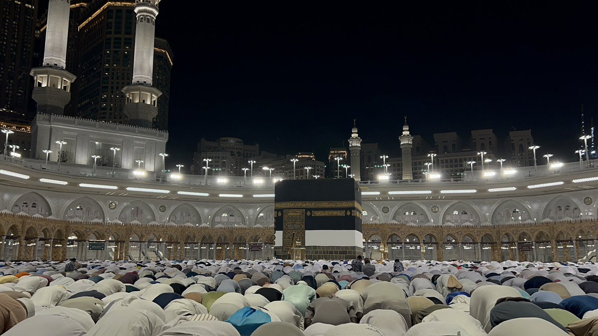 mecca_eye's tweet photo. الركع السجود .. أبهى مشهد ♥️ https://t.co/mPG5FMlfcz