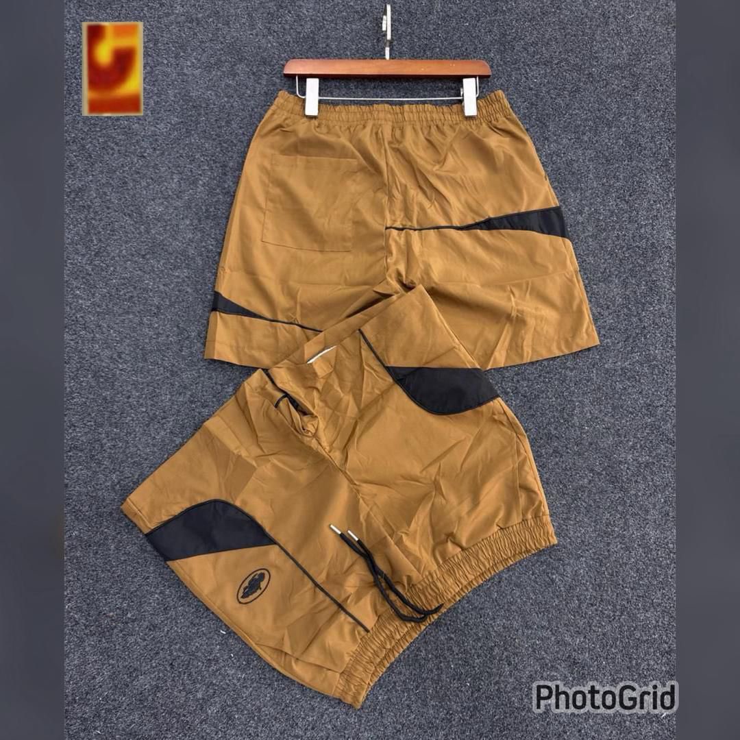 CLOTHING VENDOR IN LAGOS ISLAND tweet media