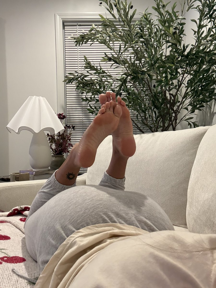 SecondLongToeGoddess tweet media