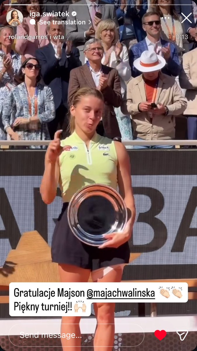 peanutbuttercup's tweet photo. Iga Swiatek congratulating the runners-up of #RolandGarros 2026 and ignoring the champions, lol. 👏 https://t.co/oERNxkUM7u