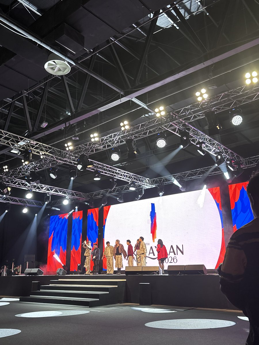 taneosonly's tweet photo. I literally remember saying that alamat would be the perfect guest for kalayaan for what they stand for. 

Now, I sit front row watching them successfully make their way (and in the place i was raised too). I have always been proud and in awe with these six boys. https://t.co/nL1ieXCevB