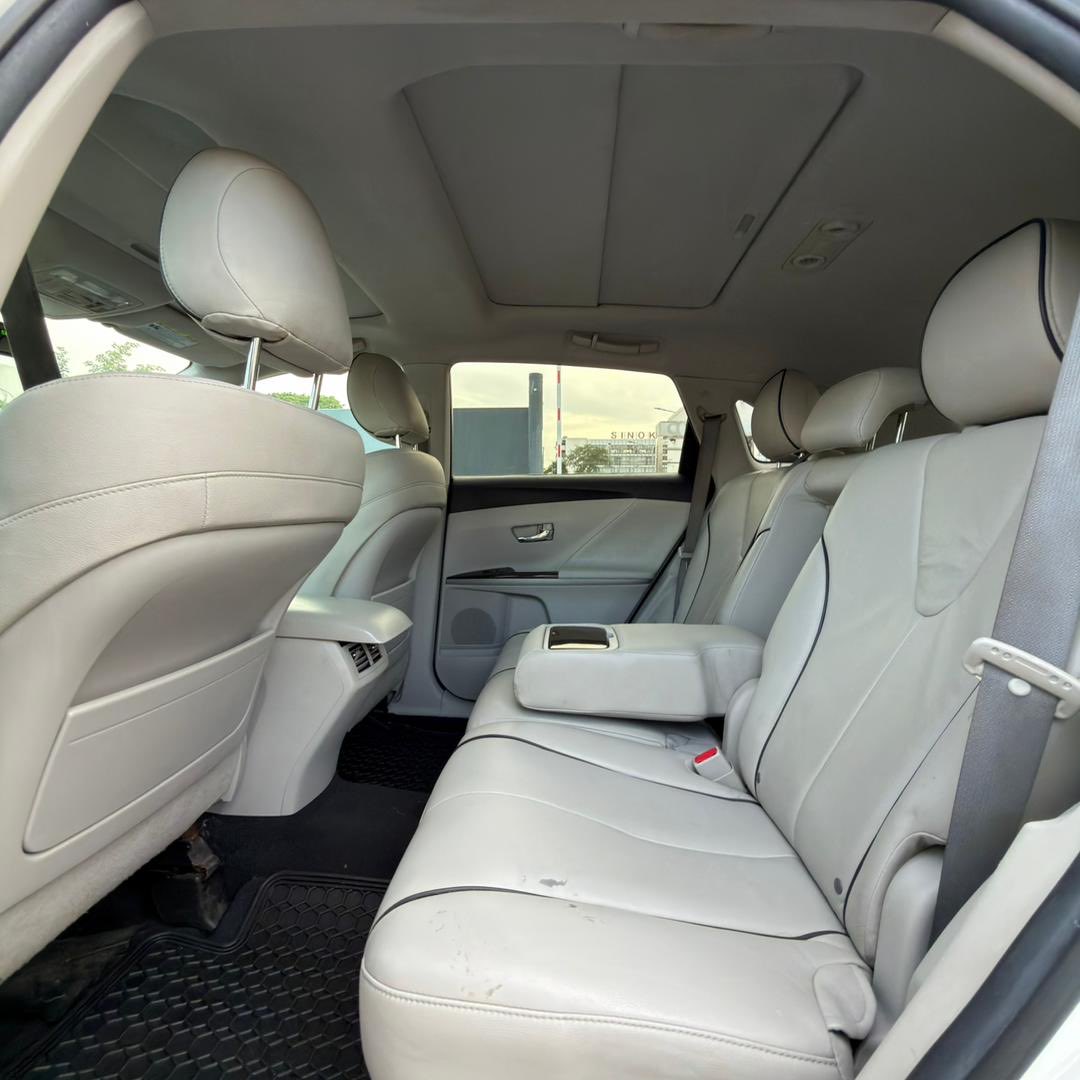 Automall_ng's tweet photo. Foreign used Toyota Venza XLE
2012 model 
Price:18.5m
Duty: paid 
Location: Abuja 
@WutaMotorsNG @__yellows @Carsnationn 
Retweet pls🙏 https://t.co/Ix1uKzgdsh