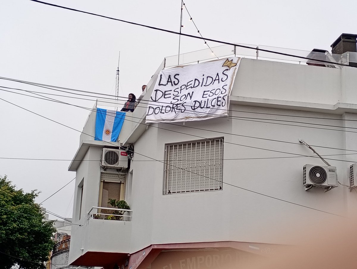 rapunseee's tweet photo. @TugoNews Los vecinos https://t.co/XqPvirITrA