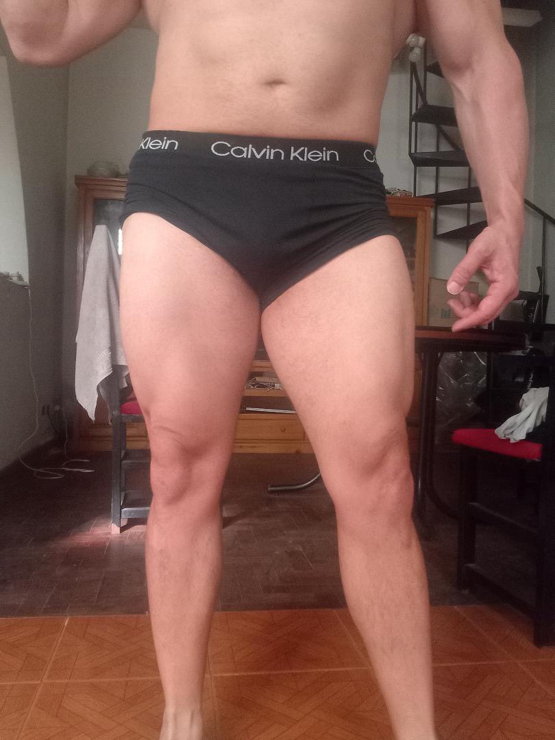 FitHotMstr's tweet photo. I can crush you with my legs/puedo aplastarte con mis piernas 💪💪💪💪💪💪 ➡️➡️content on my dms⬅️⬅️
#legs #muscles #hot #sexy https://t.co/ExZzlwerAL