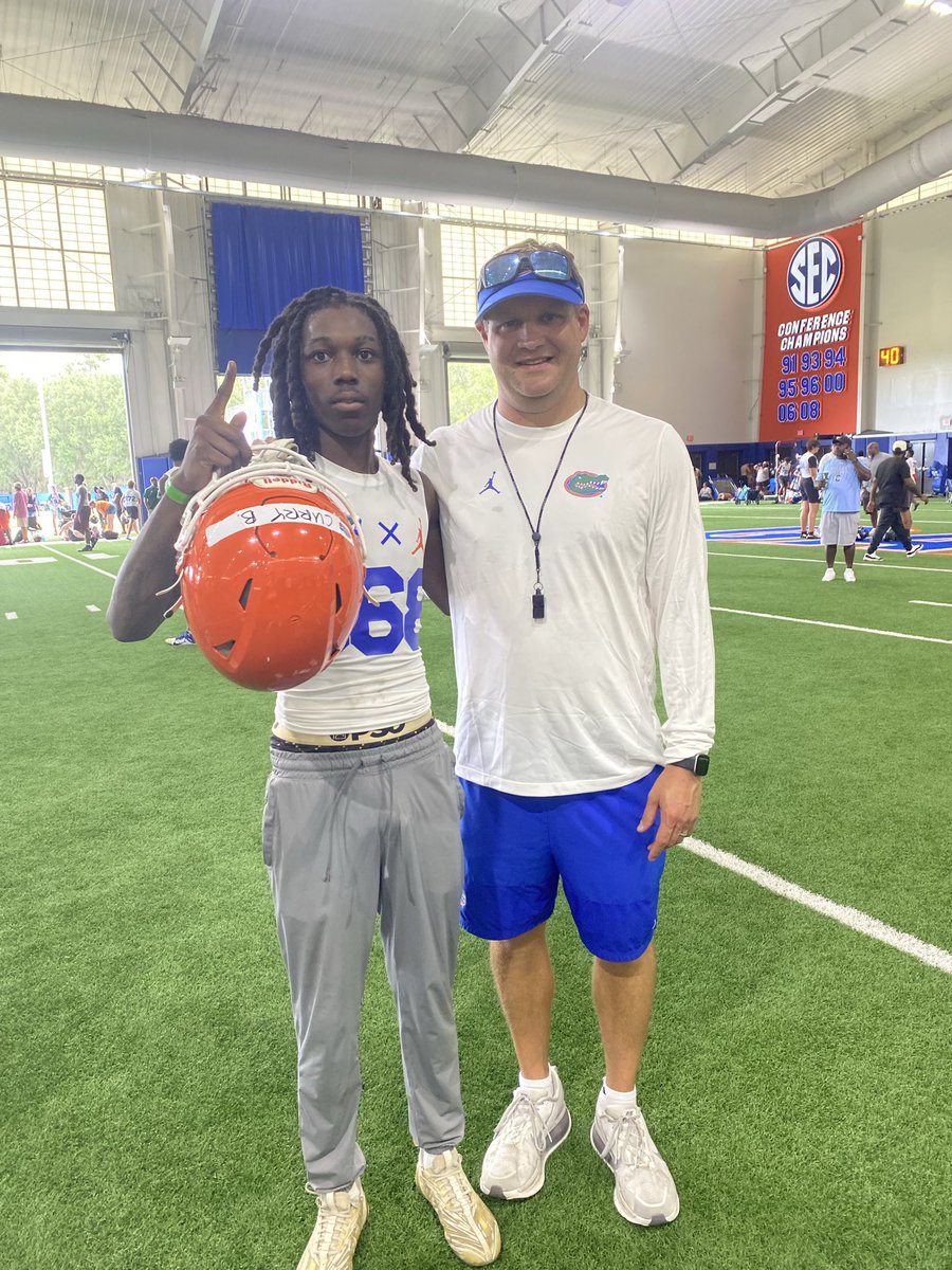 BarryCurry124's tweet photo. Hade a great day today at Florida state university visiting and camping today🚨 @ReedFowler_ @CoachMIL1 @BALLERSCHOICE1
@HOTLISTCAMPS @BallersElite7v7
@SWiltfong_ @CoachDishBC 
@FOFilmDiv @InsideHashes @On3Recruits 
@RecruitGeorgia @TomLoy247 https://t.co/joceuzqT8X