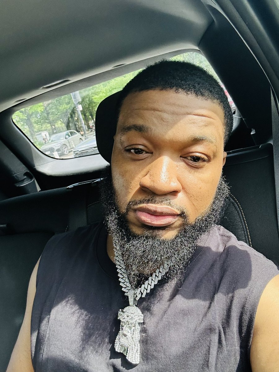donwarbucks's tweet photo. Maybe it’s time to cut the beard down 🤷🏾‍♂️ https://t.co/oYoh5GqgQn