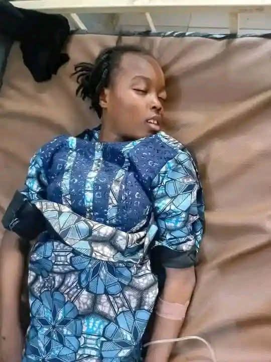 MujahidSSaad's tweet photo. This woman was hit by a vehicle on the Zaria–Kaduna road at Global Danmagaji, and her phone was stolen at the scene of the accident.

She is currently receiving treatment at Mummy Maternity and Nursing Home, Kwangila.

Please help share this information so that her relatives or family members can be located.

Alternatively, anyone with useful information can call 09064064239.
May Allah make it easy for her family to be found.