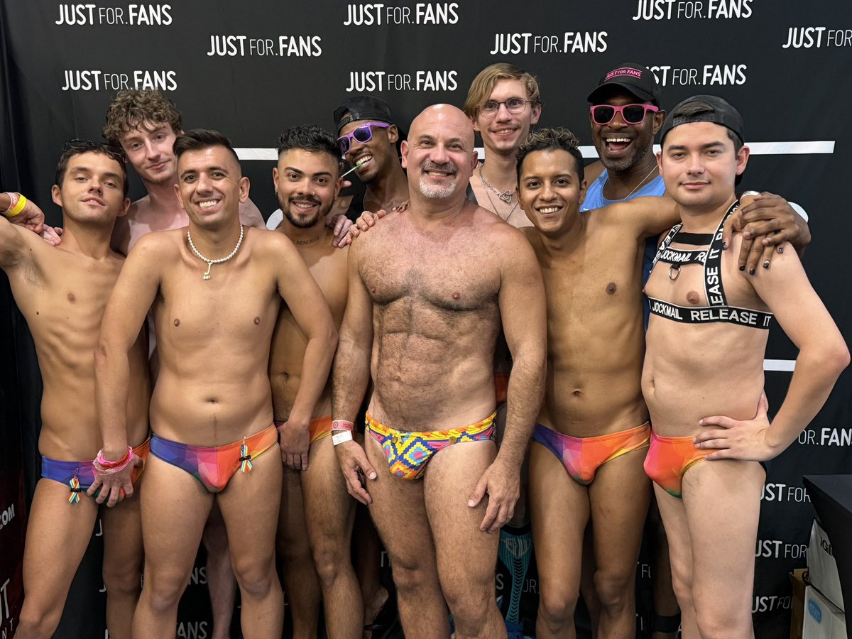 JustForFansSite's tweet photo. Thank you to @FabScoutHoward and his amazing team for repping us so well at all the events in Orlando this weekend! @iamrayboogie
@OFbeaumance
@BluuDarron 
@hornyjayboy22
@JamesonBlake_1
@MikeyTheSub 
@goodboi_atl
@TrophyBoi_ATL 
@DominicFord 
If I’m missing anyone please help me tag them!