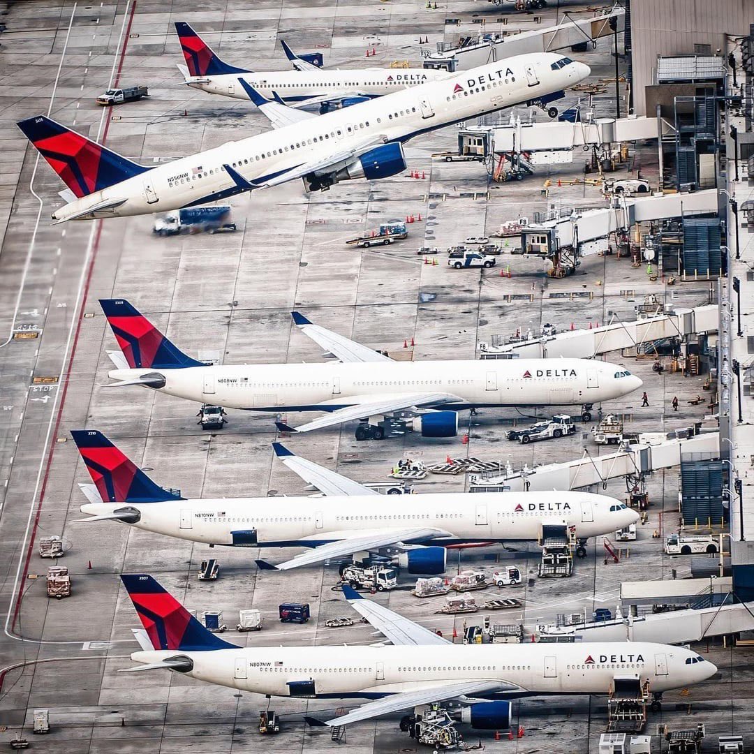planesanity's tweet photo. Perspective… https://t.co/9R9CRNMNw7
