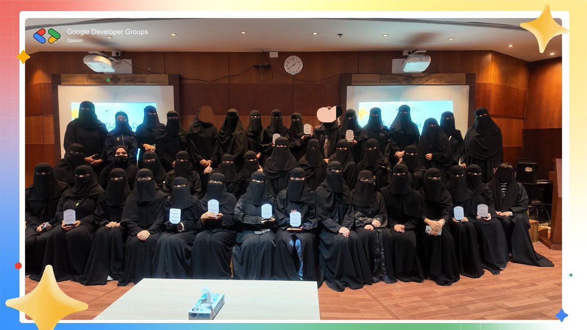 sana_albettar's tweet photo. اقدر اقول ان رحلتي مع هالأشخاص اللي اعتبرهم كعائلة كانت من الافضل في مسيرتي ان لم تكن الافضل
هالبيئة كانت حاضنة ومريحة وكالعائلة فعلا
ناس مبدعة،ذكية،متعاونة،معطاءة والكثير
فخورة وسعيدة بكوني جزء من هالمؤسسة العظيمة
ومستمرين بتطورات اكبر
ولكن راح يبقى هالترم غير🤍
 472✨

#GDG_QU https://t.co/4VkSpJtr0f