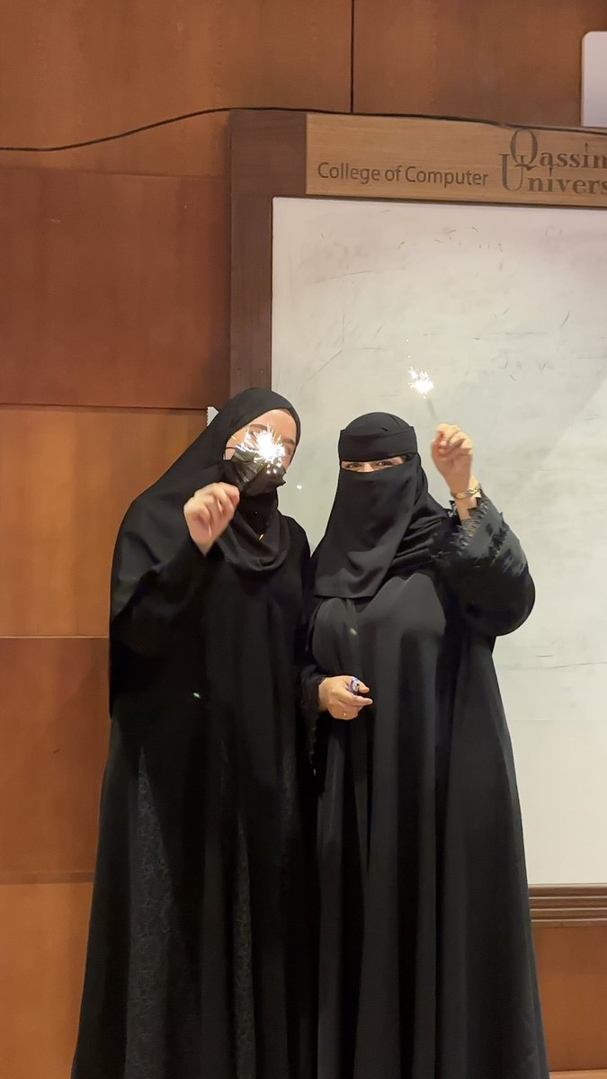sana_albettar's tweet photo. اقدر اقول ان رحلتي مع هالأشخاص اللي اعتبرهم كعائلة كانت من الافضل في مسيرتي ان لم تكن الافضل
هالبيئة كانت حاضنة ومريحة وكالعائلة فعلا
ناس مبدعة،ذكية،متعاونة،معطاءة والكثير
فخورة وسعيدة بكوني جزء من هالمؤسسة العظيمة
ومستمرين بتطورات اكبر
ولكن راح يبقى هالترم غير🤍
 472✨

#GDG_QU https://t.co/4VkSpJtr0f