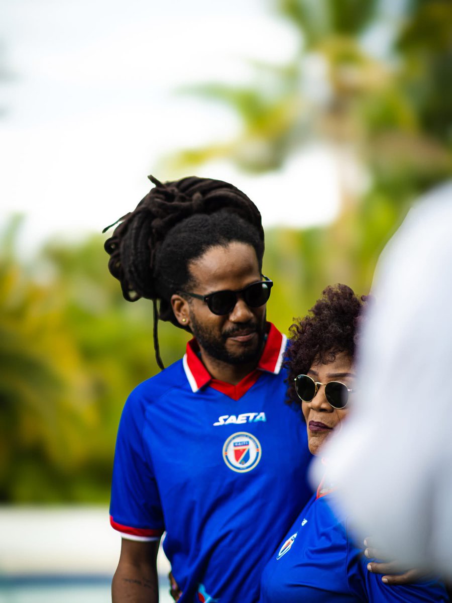 Kanta_Nia's tweet photo. Pitit ak manman ❤️💙🇭🇹 https://t.co/jvusaH1RKq