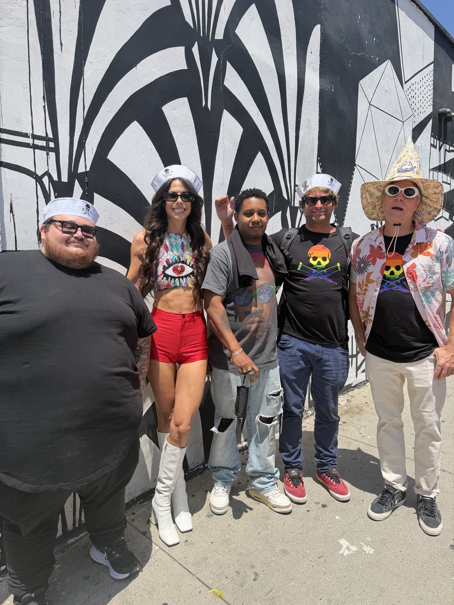 wolfiecomedy's tweet photo. Happy Pride to @jackassworld https://t.co/ufyZAII1tJ