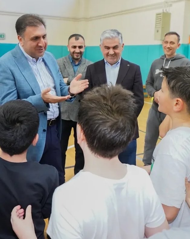 karzuoglu's tweet photo. Millî Eğitim Müdürümüz Sayın Murat Mücahit Yentür’ün vizyoner yaklaşımıyla eğitimin tüm paydaşları için ortaya koyduğu çalışmalarını destekliyor; TYMM doğrultusunda milli-manevi değerleri esas alan liderliğiyle eğitimin geleceği için çalışmalarımızı sürdüreceğiz.  @MucahitYentur https://t.co/l5Cf09PnGW