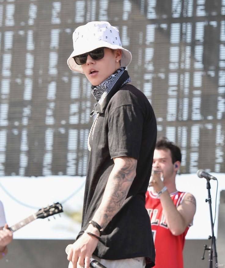 lilbieberpics's tweet photo. bieber. https://t.co/pjpQmWEtC7
