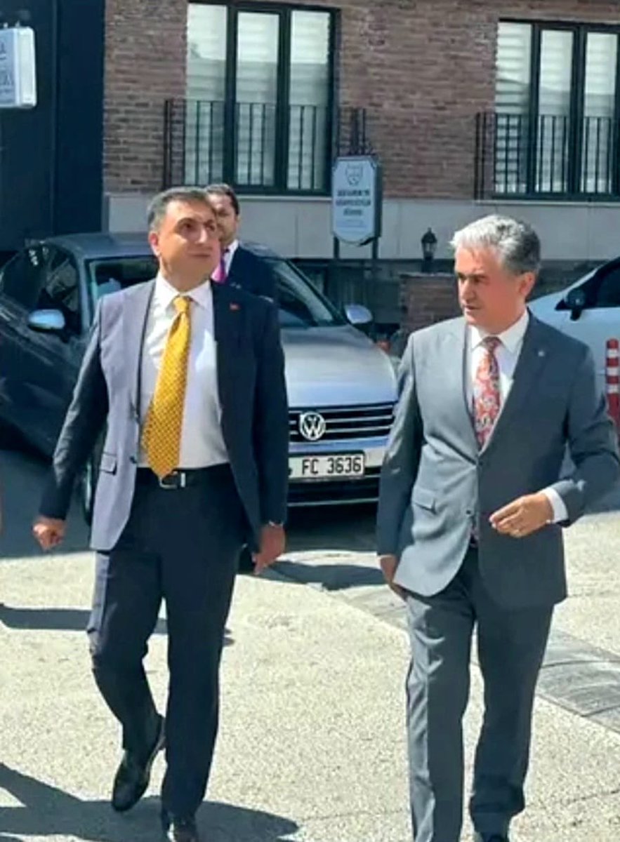 karzuoglu's tweet photo. Millî Eğitim Müdürümüz Sayın Murat Mücahit Yentür’ün vizyoner yaklaşımıyla eğitimin tüm paydaşları için ortaya koyduğu çalışmalarını destekliyor; TYMM doğrultusunda milli-manevi değerleri esas alan liderliğiyle eğitimin geleceği için çalışmalarımızı sürdüreceğiz.  @MucahitYentur https://t.co/l5Cf09PnGW