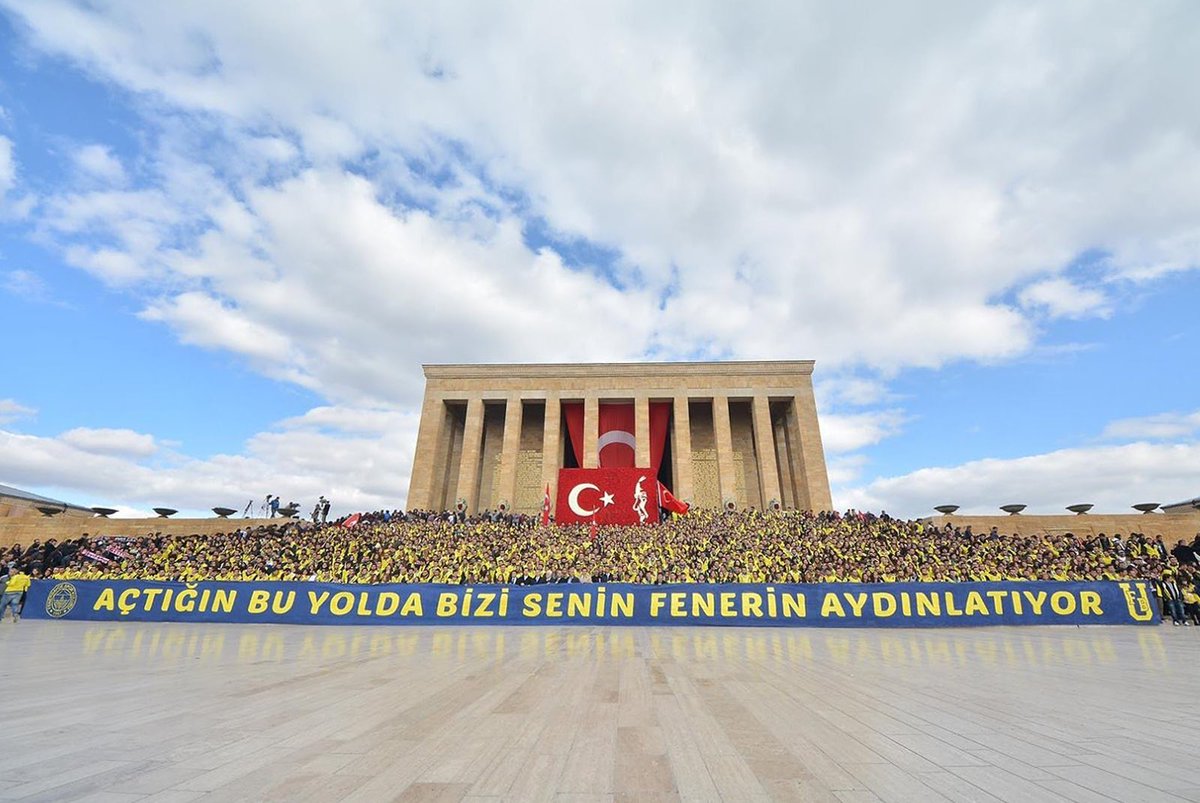 CubukluOniki's tweet photo. Bir İzmir'i bir de Fenerbahçe'yi akp asla ele geçiremedi, geçiremez.
Fenerbahçe başka hiçbir kulübe benzemez, biat etmez.
#AzizYıldırım başkanım kulübümüze hayırlı uğurlu olsun... https://t.co/EksIU2pe0B