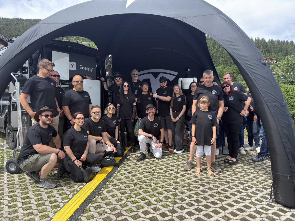 TeslaOwnersSLO's tweet photo. 2. Slovenski Tesla lastniki smo uradno najglasnejša skupina v Evropi (merjeno v decibelih navdušenja) 🥳 https://t.co/dM9TUP6sSE