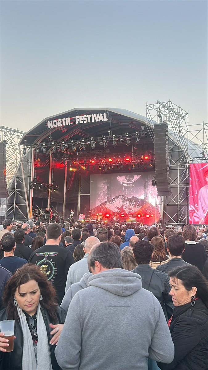 nmiguelrmoura's tweet photo. Como é que o som está tão mau neste festival? Que merda! #northfestival https://t.co/nKt02dxJpL