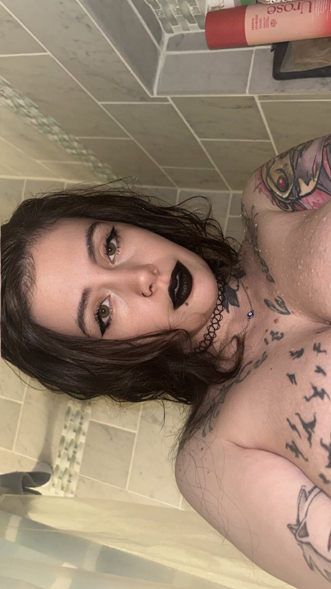 TechxGirl's tweet photo. Look at you.. so weak minded. So pathetic. Gooning to women online unable to control yourself. Needing to feel something you can’t obtain in your real life. Laughable at best. A human atm is all you’re good for being. What a loser https://t.co/pWKIZT3Lqr